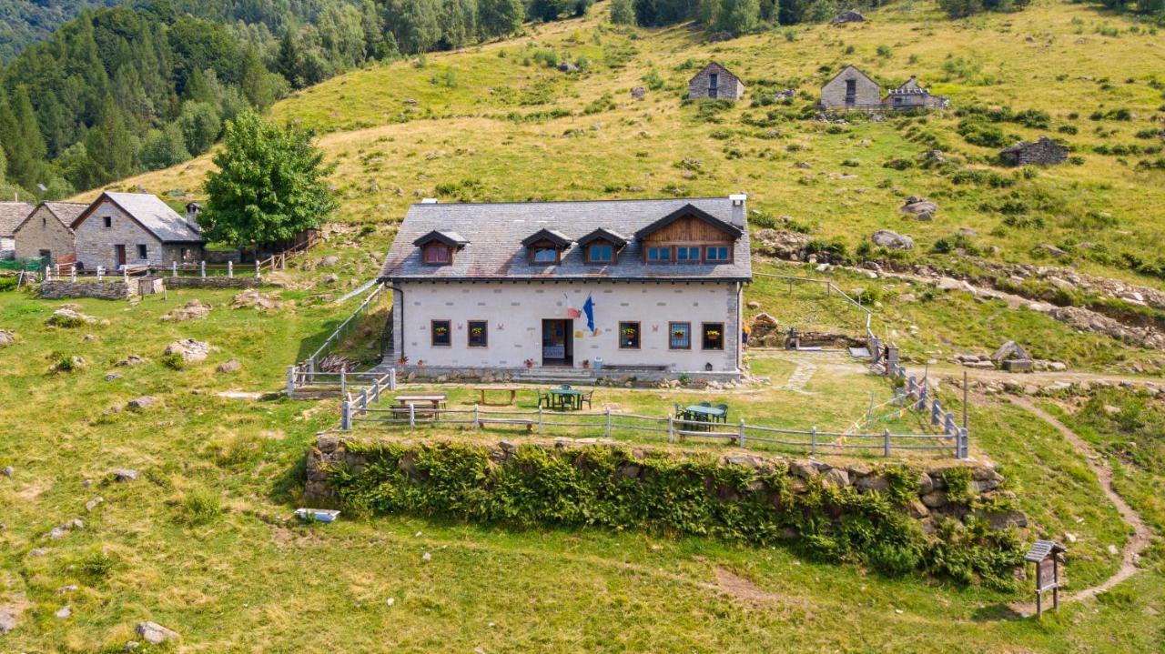 Rifugio Parpinasca Vandrehjem Trontano Eksteriør billede