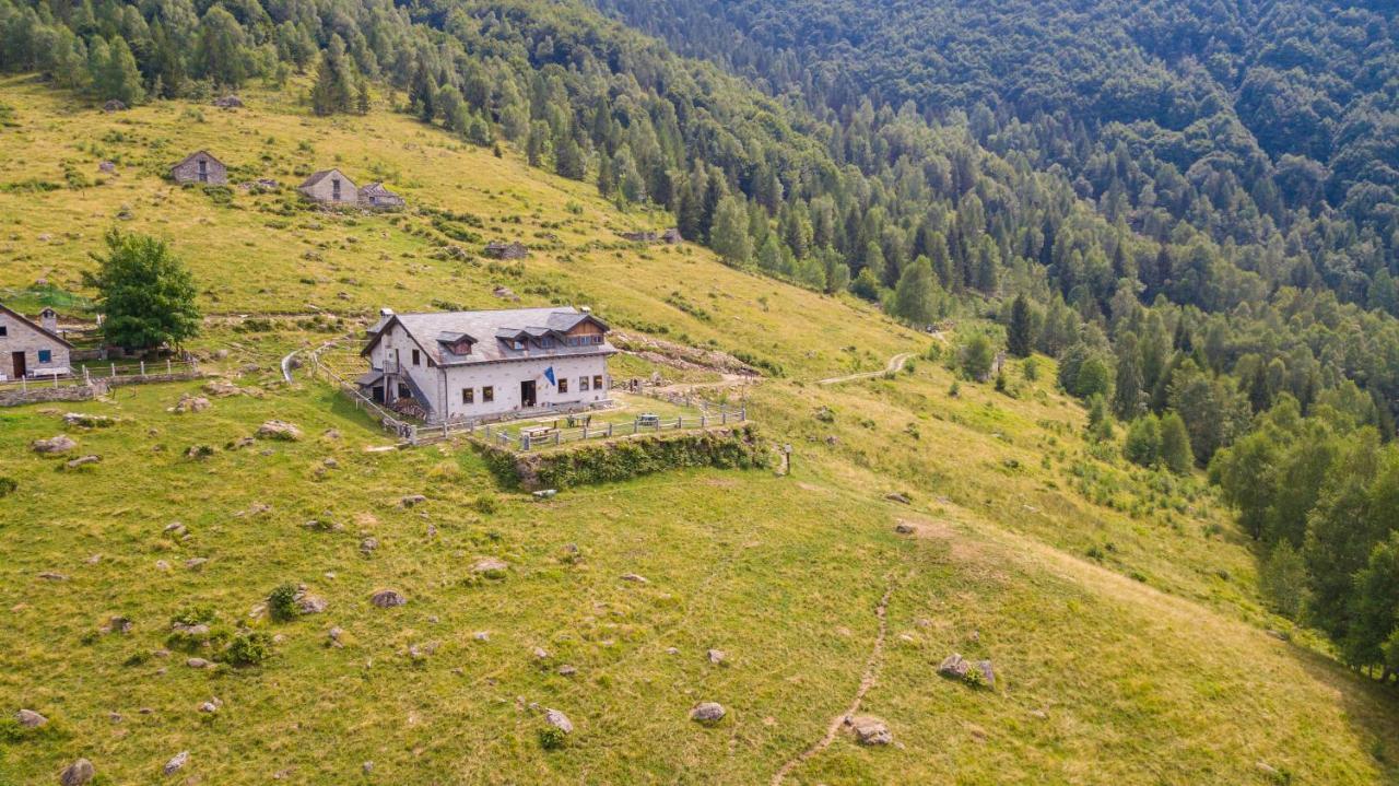 Rifugio Parpinasca Vandrehjem Trontano Eksteriør billede